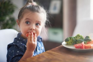 Spaß am Essen – Kleiner Ernährungsratgeber für Eltern